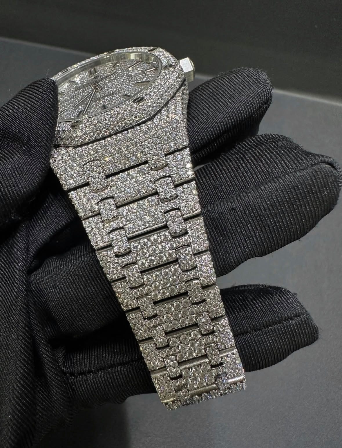 Mossainaite "Silver Dial"
